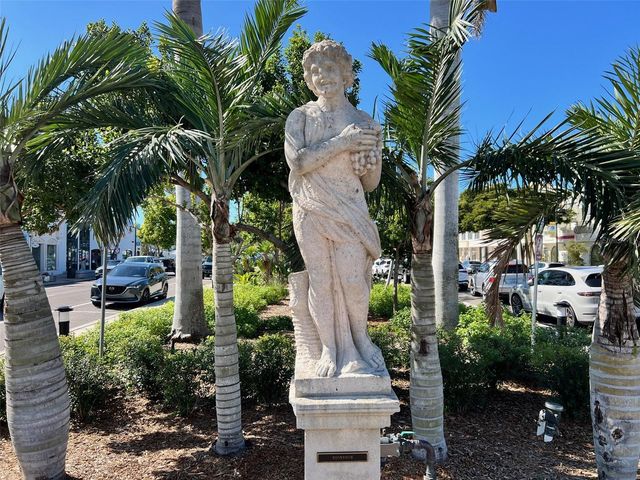 800 S BLVD OF THE PRESIDENTS 9, Sarasota, FL 34236