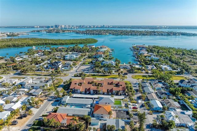 800 S BLVD OF THE PRESIDENTS 9, Sarasota, FL 34236