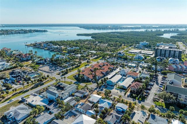 800 S BLVD OF THE PRESIDENTS 9, Sarasota, FL 34236