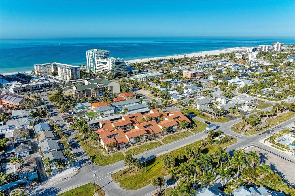 800 S BLVD OF THE PRESIDENTS 9, Sarasota, FL 34236