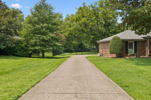 1507 Puryear Pl, Brentwood, TN 37027
