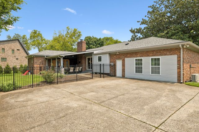 1507 Puryear Pl, Brentwood, TN 37027