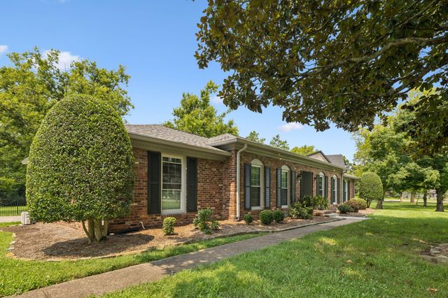 1507 Puryear Pl, Brentwood, TN 37027