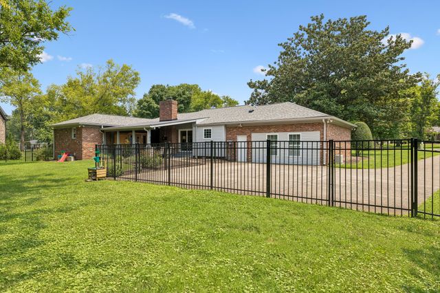 1507 Puryear Pl, Brentwood, TN 37027