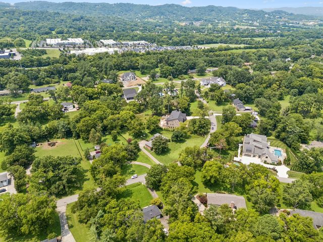 1507 Puryear Pl, Brentwood, TN 37027