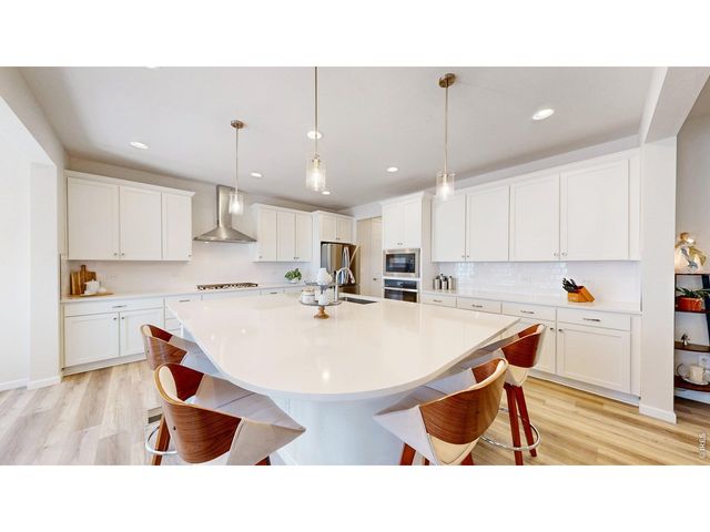 6465 Union Creek Dr, Loveland, CO 80538