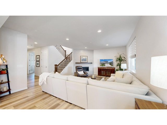 6465 Union Creek Dr, Loveland, CO 80538
