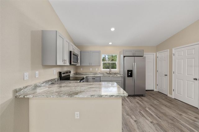 21 FISHER PLACE, Ocklawaha, FL 32179