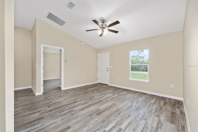 21 FISHER PLACE, Ocklawaha, FL 32179