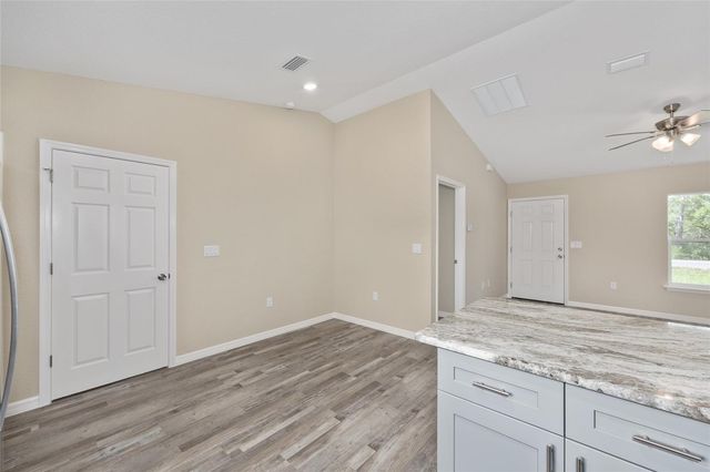 21 FISHER PLACE, Ocklawaha, FL 32179