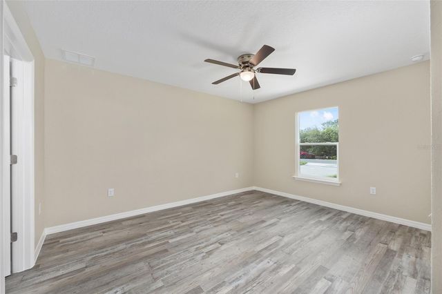 21 FISHER PLACE, Ocklawaha, FL 32179