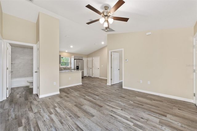 21 FISHER PLACE, Ocklawaha, FL 32179