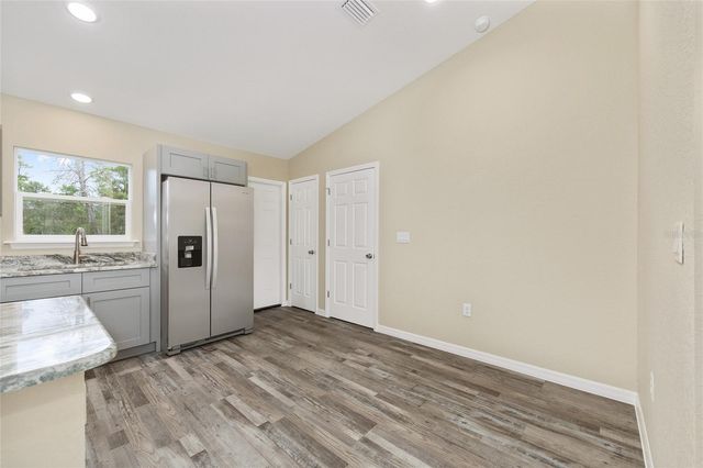 21 FISHER PLACE, Ocklawaha, FL 32179