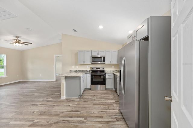 21 FISHER PLACE, Ocklawaha, FL 32179
