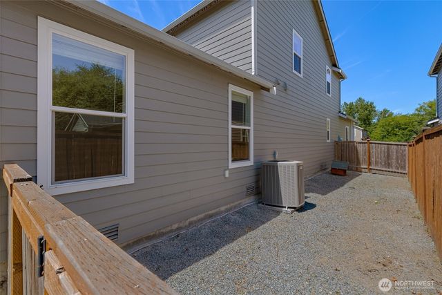 1108 25th Avenue Ct SW, Puyallup, WA 98371