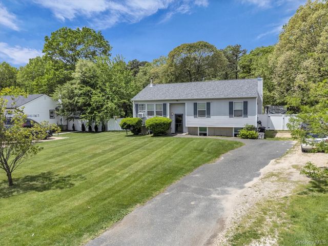 650 N Dunton Avenue, East Patchogue, NY 11772