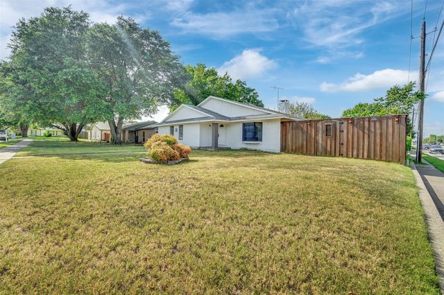 2135 Wheaton Drive, Richardson, TX 75081