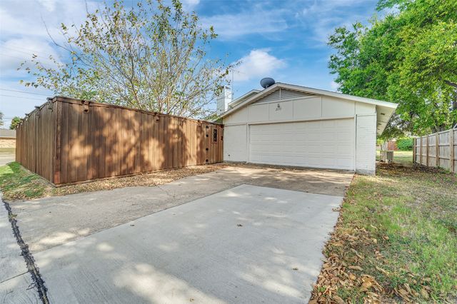 2135 Wheaton Drive, Richardson, TX 75081