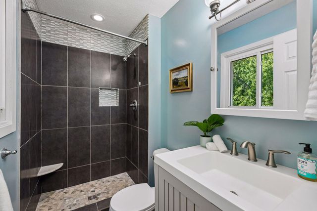 4524 Morningside Avenue, Vadnais Heights, MN 55127