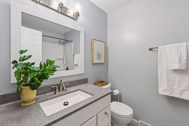 4524 Morningside Avenue, Vadnais Heights, MN 55127