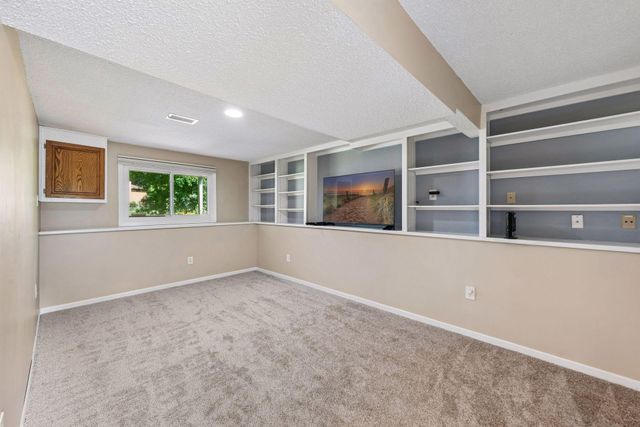 4524 Morningside Avenue, Vadnais Heights, MN 55127