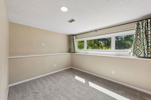 4524 Morningside Avenue, Vadnais Heights, MN 55127