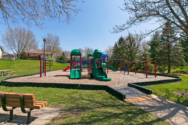 4524 Morningside Avenue, Vadnais Heights, MN 55127