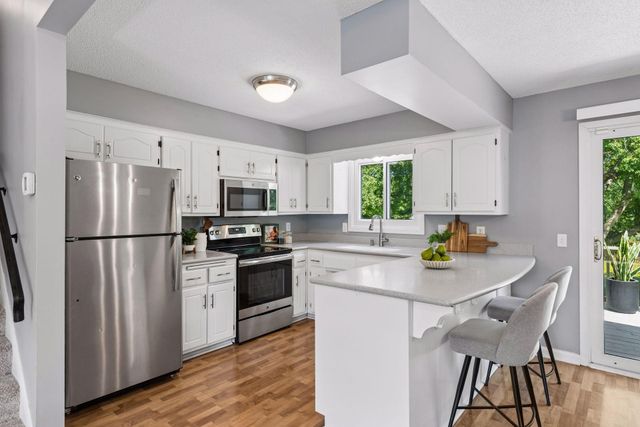 4524 Morningside Avenue, Vadnais Heights, MN 55127