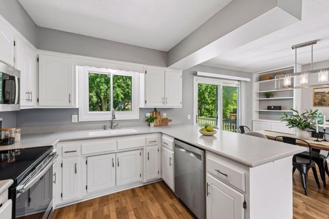 4524 Morningside Avenue, Vadnais Heights, MN 55127