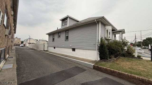 887 Schuyler Ave, Kearny Town, NJ 07032