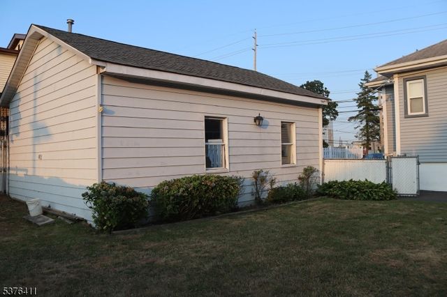 887 Schuyler Ave, Kearny Town, NJ 07032