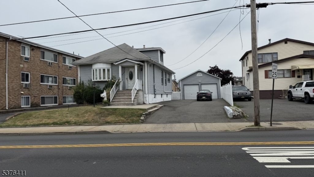 887 Schuyler Ave, Kearny Town, NJ 07032