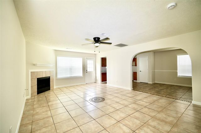 6419 Halstead Meadows Cir, Houston, TX 77086