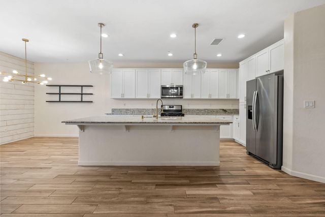 3096 Markham Street, Tulare, CA 93274