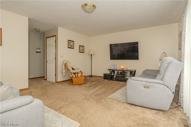 1009 Brittingham Drive, Ravenna, OH 44266