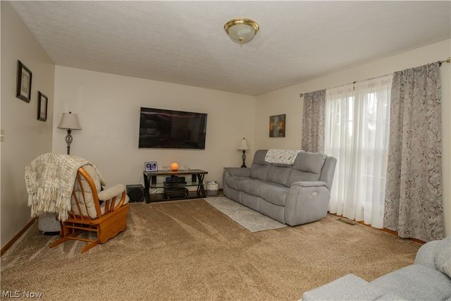 1009 Brittingham Drive, Ravenna, OH 44266