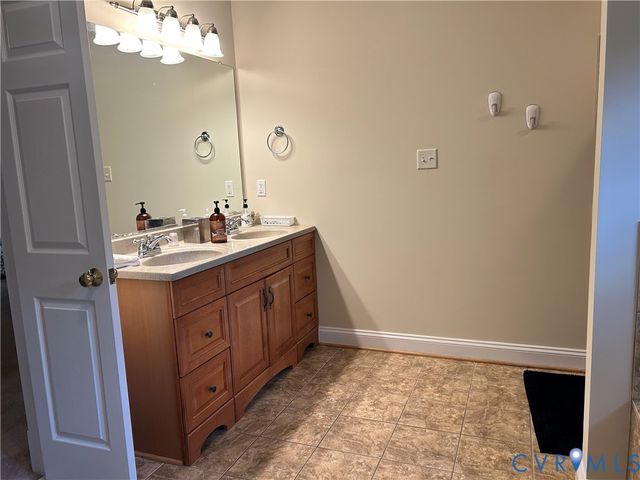 11385 Winding River Rd, Providence Forge, VA 23140