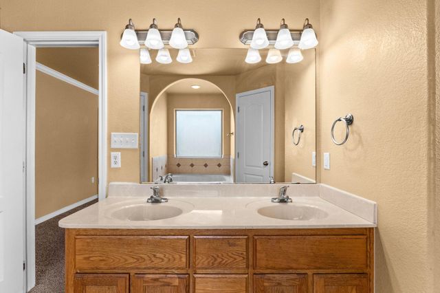 9604 Diana DR, Killeen, TX 76542