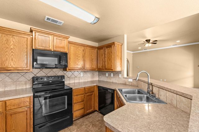 9604 Diana DR, Killeen, TX 76542