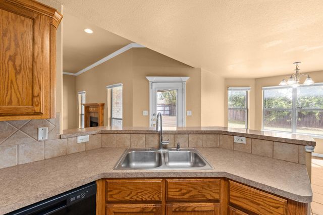 9604 Diana DR, Killeen, TX 76542