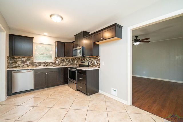 11 Finch Dr, Longview, TX 75605