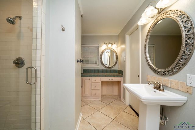 11 Finch Dr, Longview, TX 75605