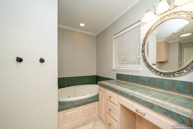 11 Finch Dr, Longview, TX 75605