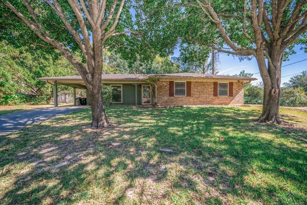 11 Finch Dr, Longview, TX 75605