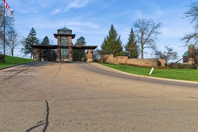 7020 Grand Geneva Way 159, Geneva, WI 53147