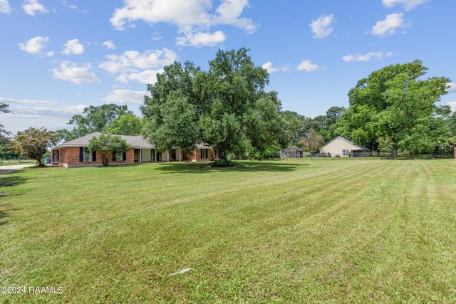 664 Don Guilbeau Road, Arnaudville, LA 70512