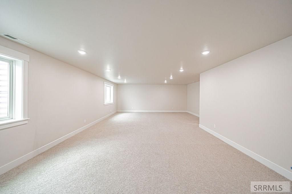 Image 33 of property listing at 522 Vista Ridge Dr, Rexburg, ID 83440