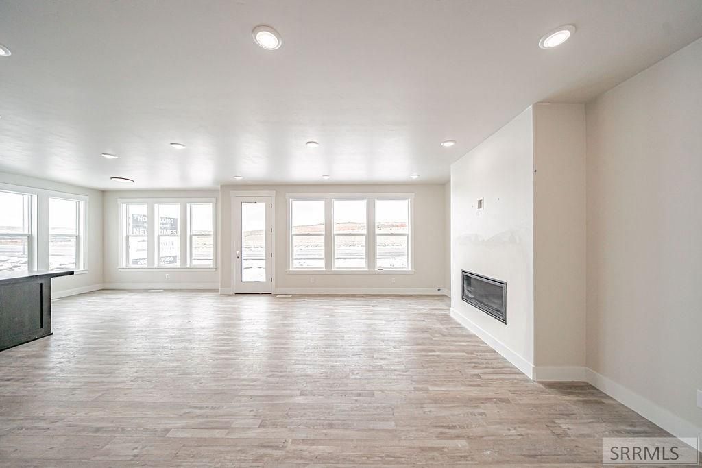 Image 4 of property listing at 522 Vista Ridge Dr, Rexburg, ID 83440