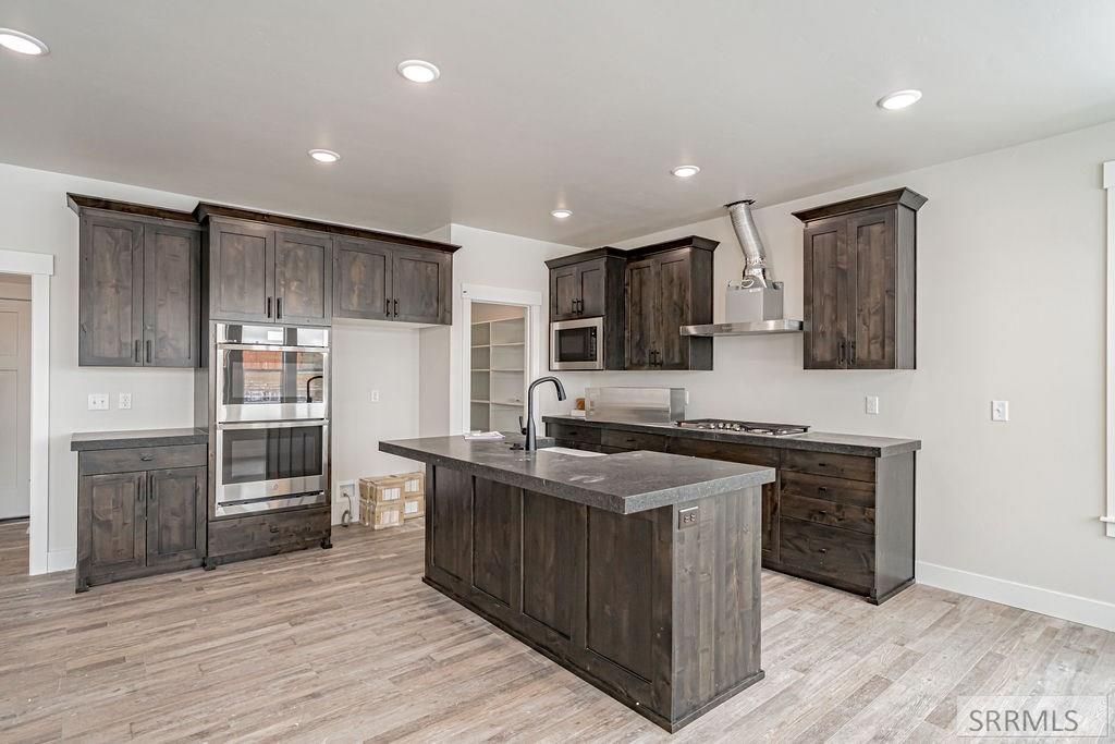 Image 8 of property listing at 522 Vista Ridge Dr, Rexburg, ID 83440