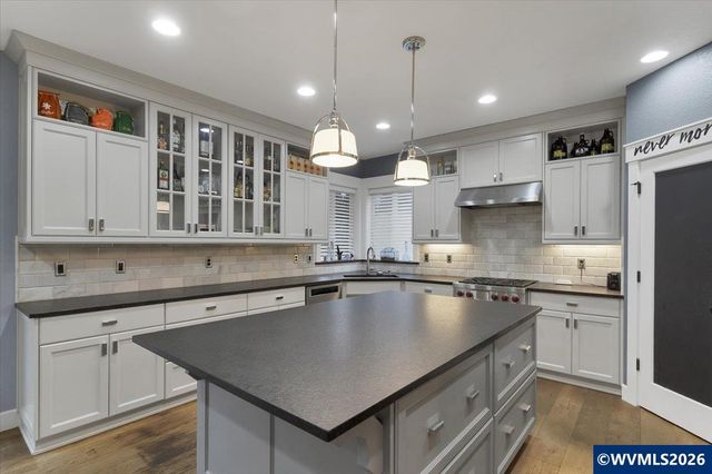 1774 Settlers Spring Dr NW, Salem, OR 97304